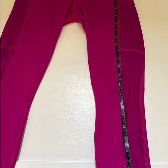 Fabletics Mila High-Waisted On-The-Go Powerhold with Pockets Capri Size Small - Picture 5 of 7